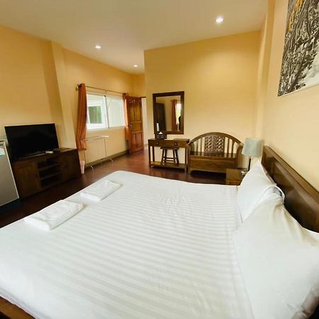 Baan Suan Khun Yaiy Hotel Ban Wang Takhrai Exterior photo