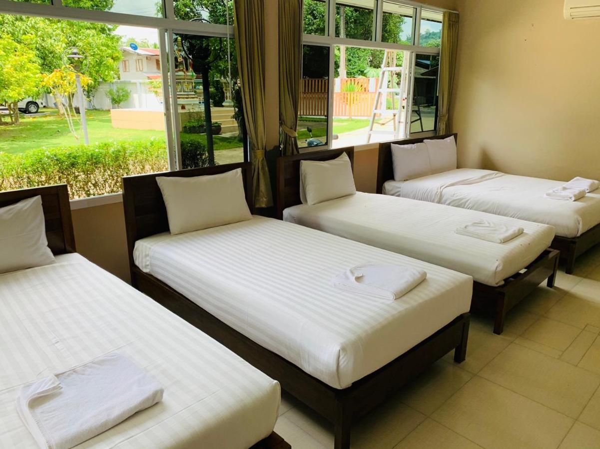 Baan Suan Khun Yaiy Hotel Ban Wang Takhrai Exterior photo