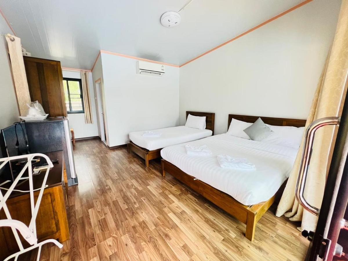 Baan Suan Khun Yaiy Hotel Ban Wang Takhrai Exterior photo